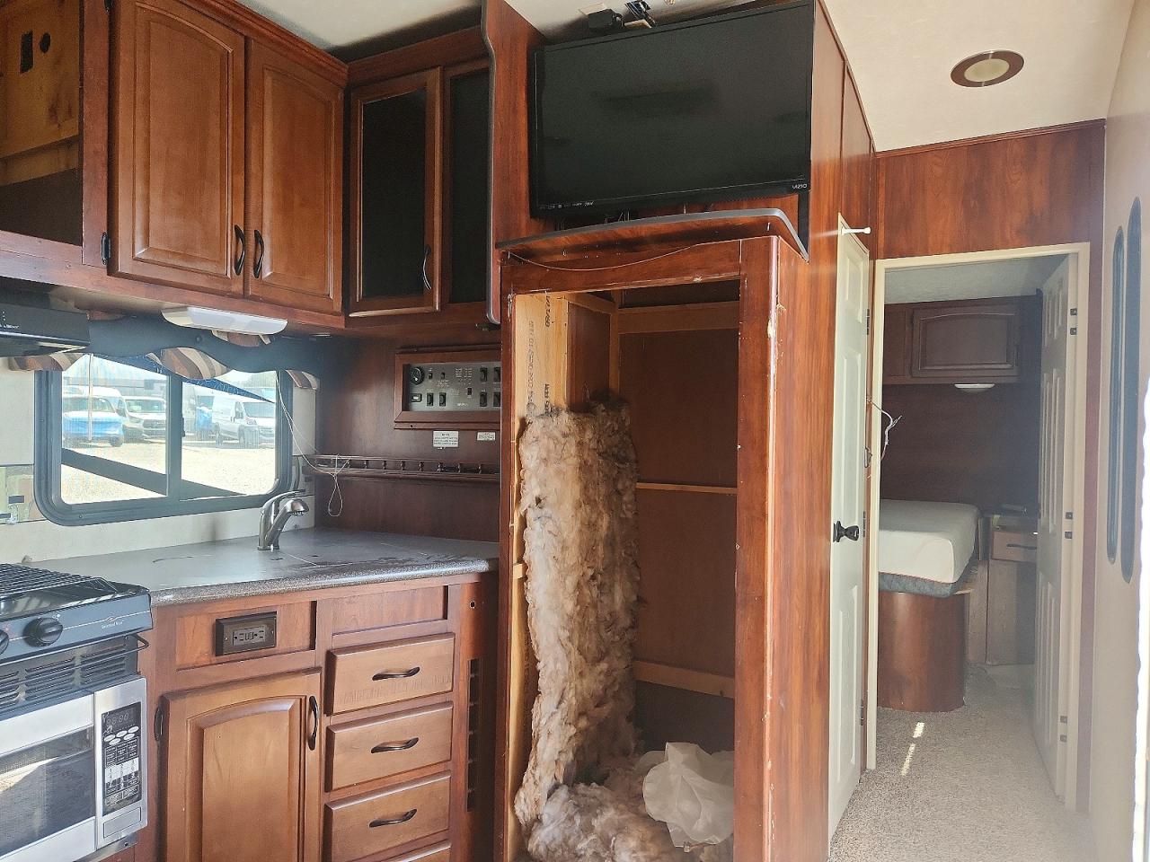 4XTTN3324BC374236 · 2011 TRAILER CAMPER · 5/10