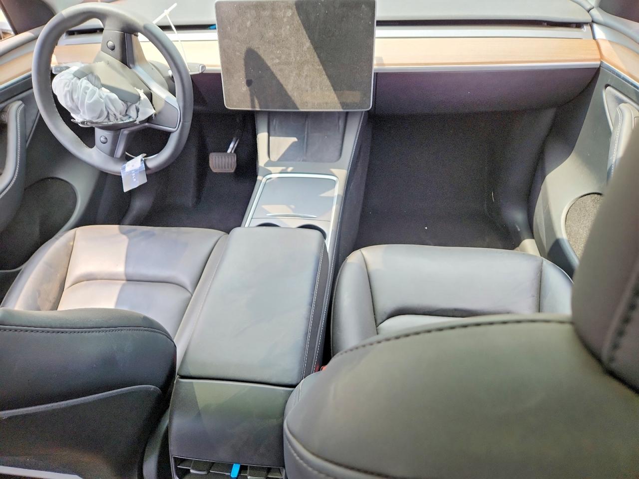 7SAYGDEE1SF216019 · 2025 TESLA MODEL Y · 8/12