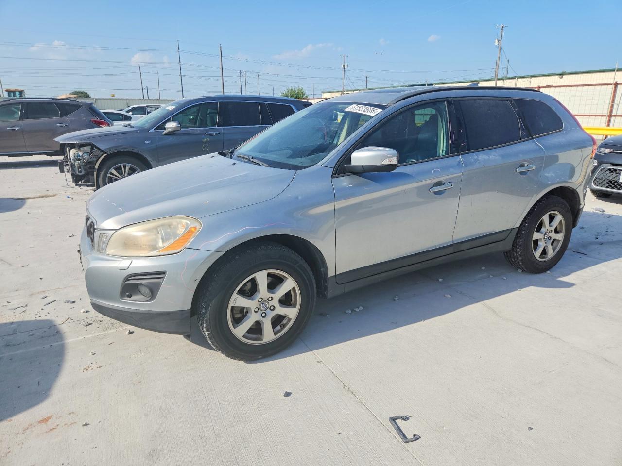 YV4982DL4A2077747 · 2010 VOLVO XC60