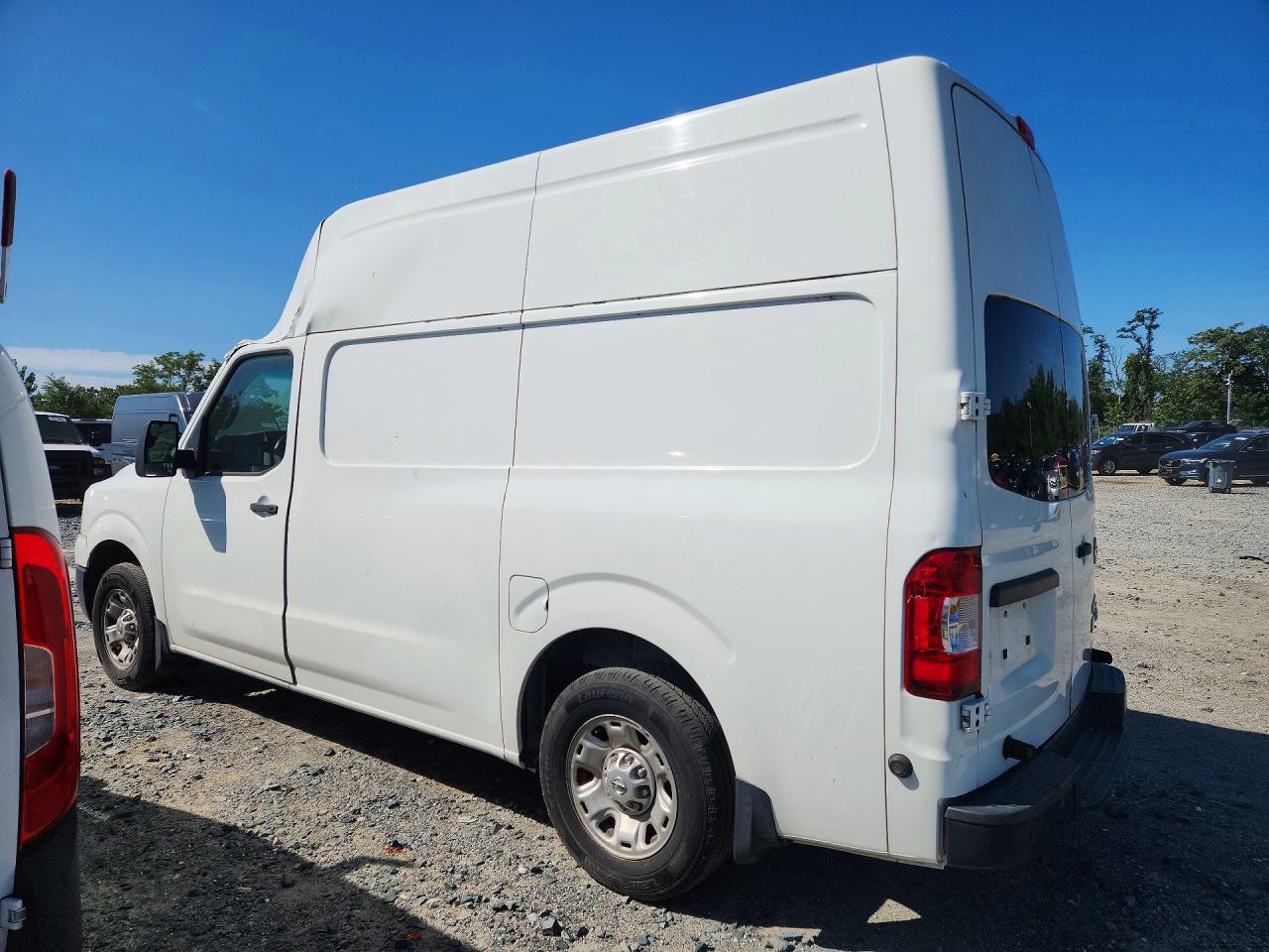 1N6BF0LY9FN809420 · 2015 NISSAN NV · 2/13