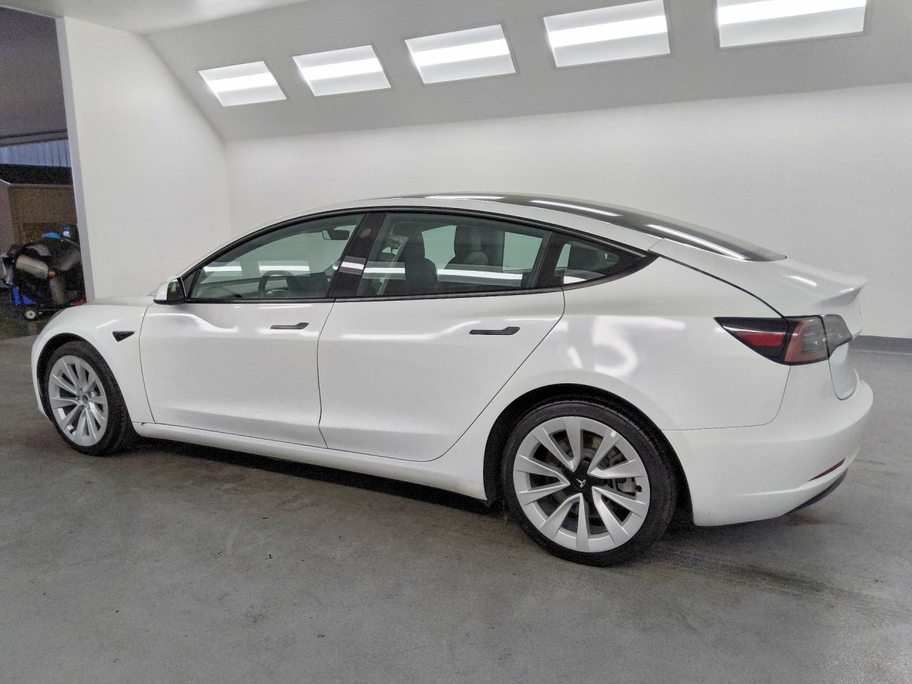 5YJ3E1EA6NF371145 · 2022 TESLA MODEL 3 · 2/12