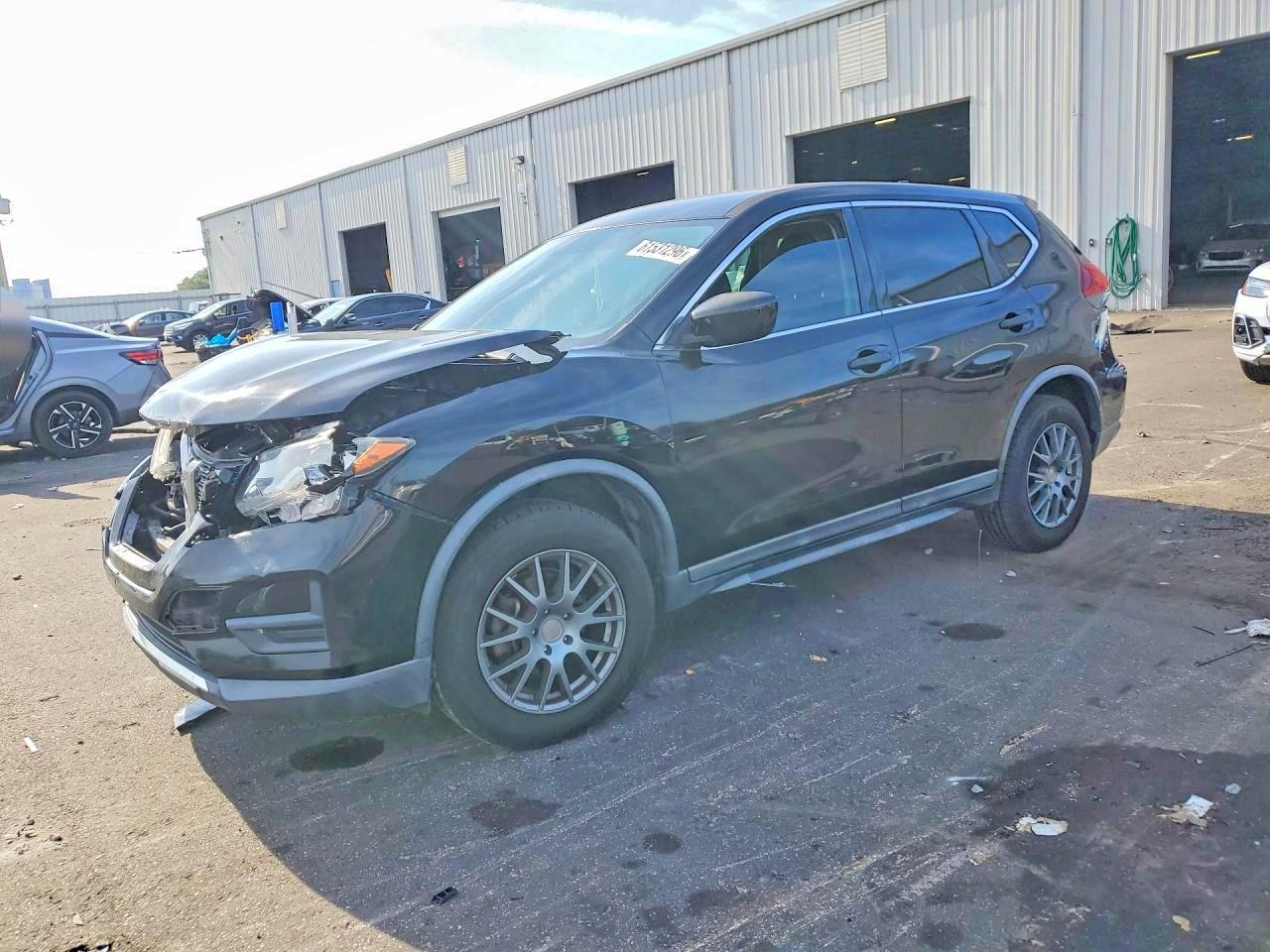 KNMAT2MV1JP548529 · 2018 NISSAN ROGUE