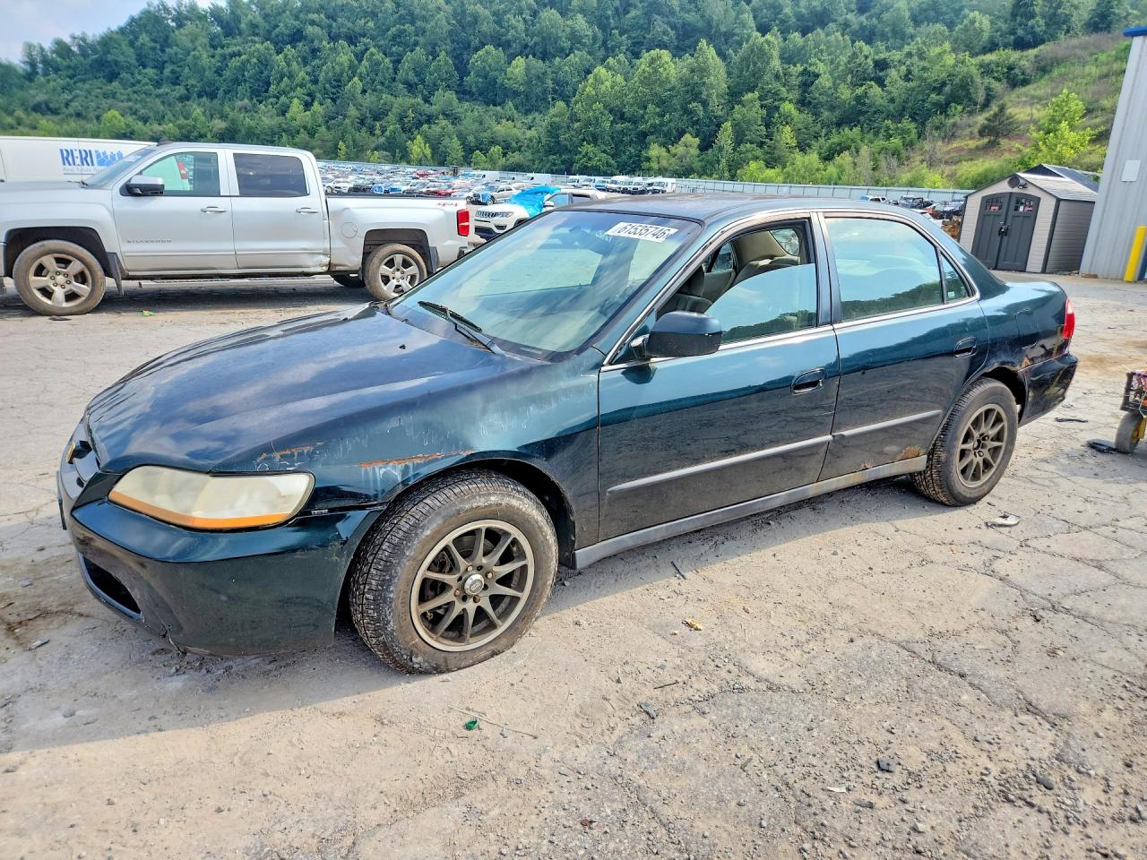 1HGCG16551A075596 · 2001 HONDA ACCORD