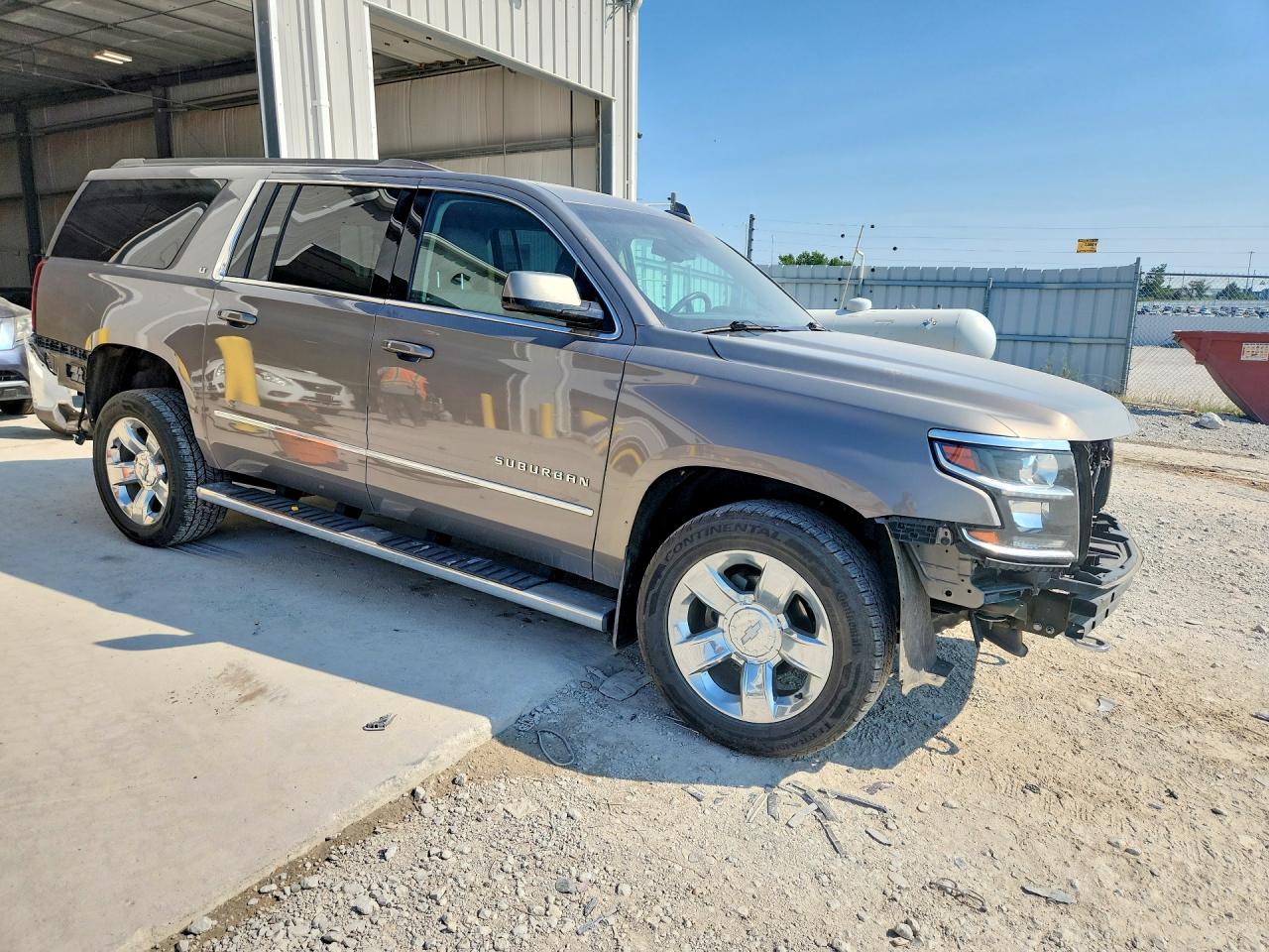 1GNSKHKC7HR379912 · 2017 CHEVROLET SUBURBAN · 4/14