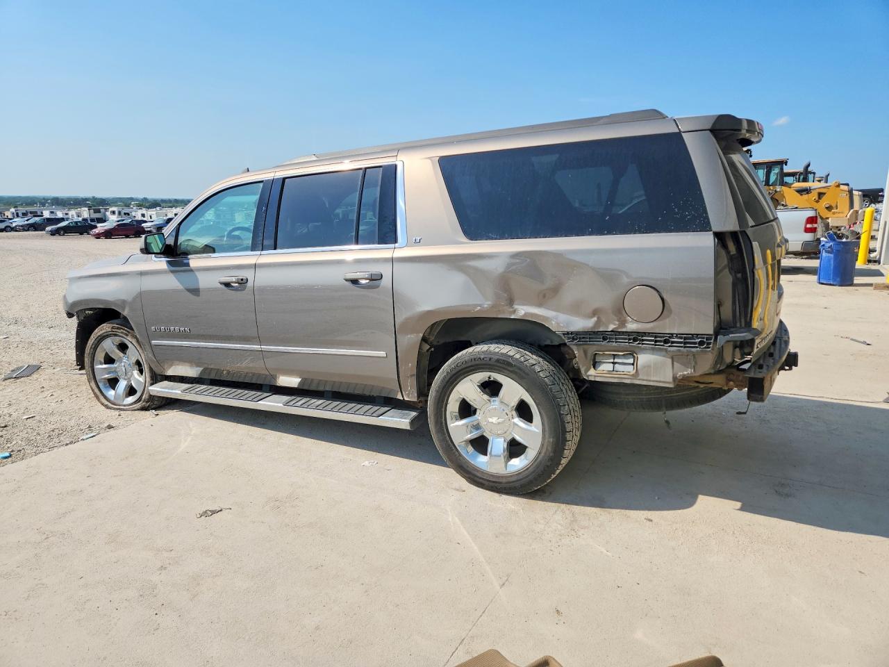 1GNSKHKC7HR379912 · 2017 CHEVROLET SUBURBAN · 2/14