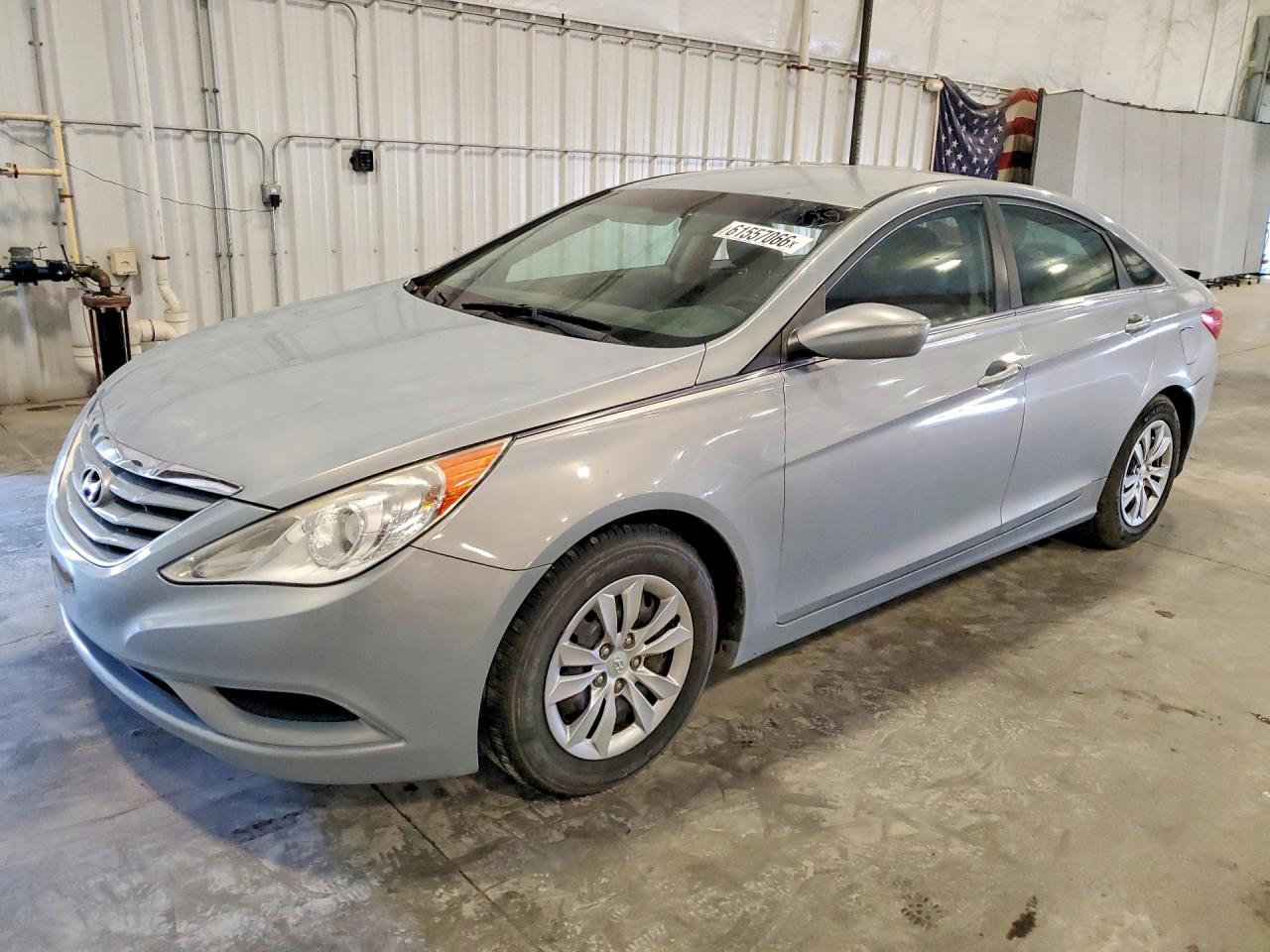 5NPEB4AC2BH233318 · 2011 HYUNDAI SONATA