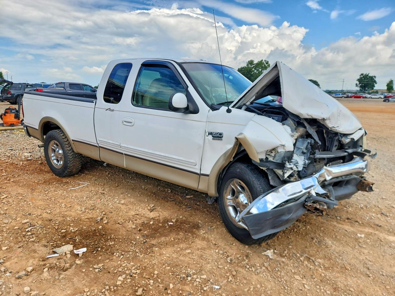 1FTRX17L9YNA85959 · 2000 FORD F150 · 4/12