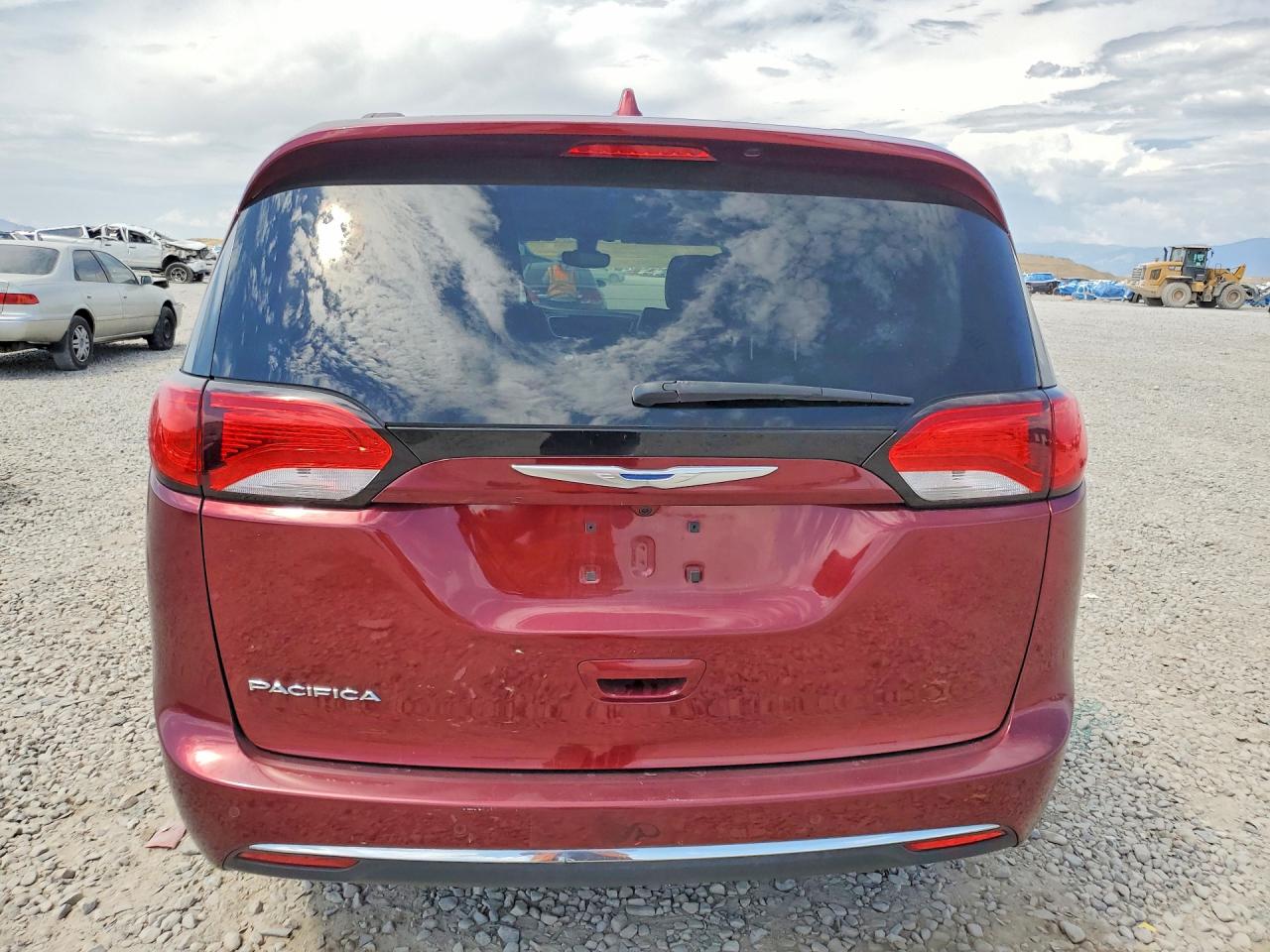 2C4RC1BG5HR778536 · 2017 CHRYSLER PACIFICA · 6/13