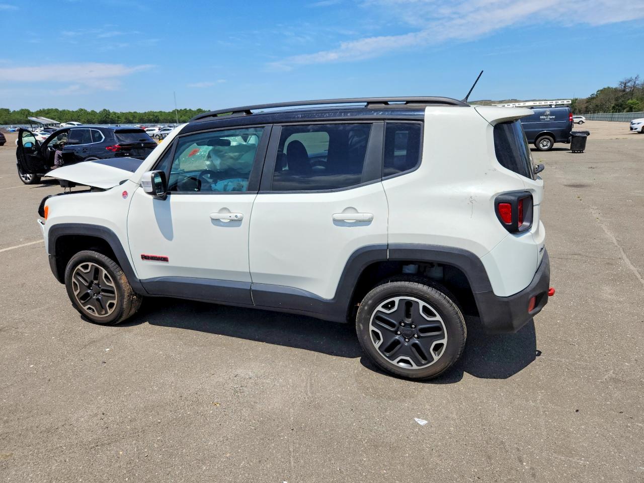 ZACCJBCB2HPE99568 · 2017 JEEP RENEGADE · 2/13