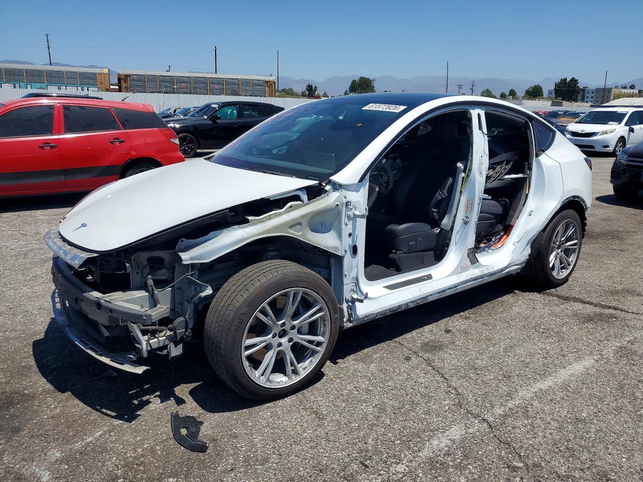 7SAYGAEE9NF465526 · 2022 TESLA MODEL Y