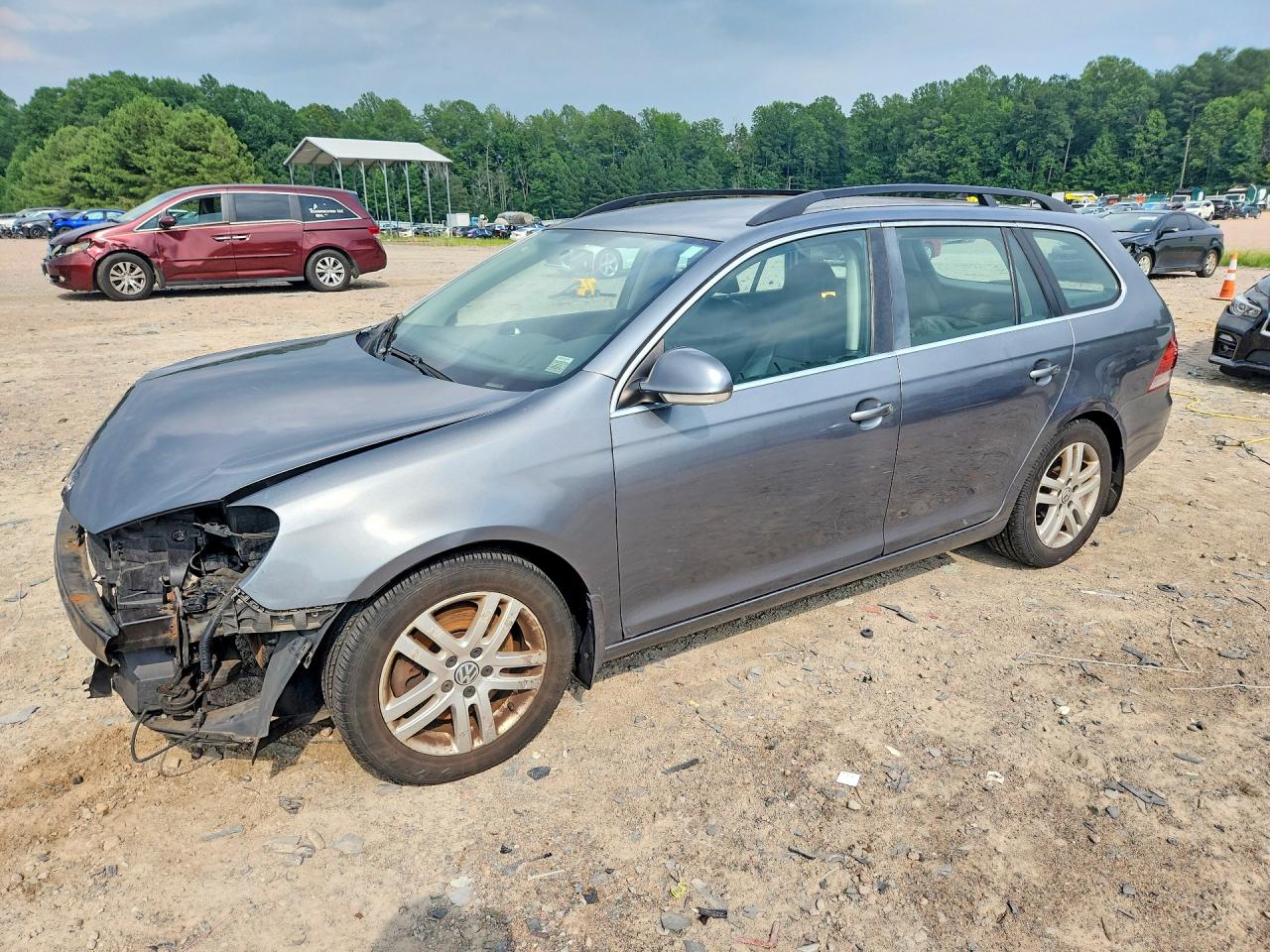 3VWPL7AJ8DM641032 · 2013 VOLKSWAGEN JETTA