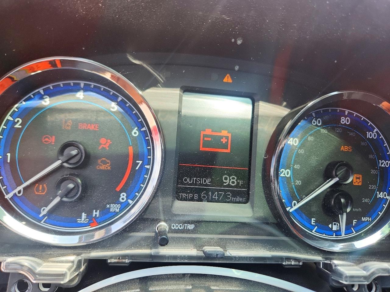 5YFBURHEXJP850792 · 2018 TOYOTA COROLLA · 9/13