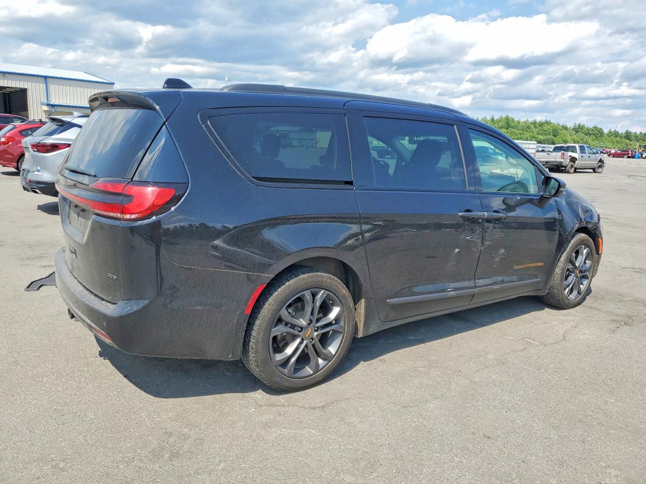2C4RC3BG8RR175027 · 2024 CHRYSLER PACIFICA · 3/13