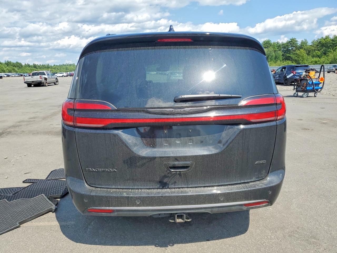 2C4RC3BG8RR175027 · 2024 CHRYSLER PACIFICA · 6/13