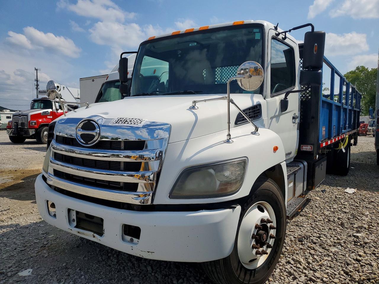 5PVNV8JV2J4S57641 · 2018 HINO HINO 338