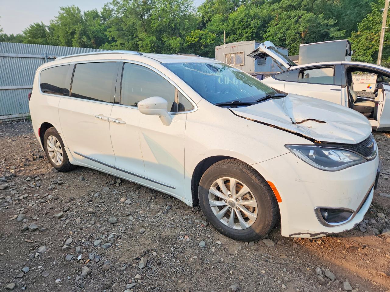 2C4RC1BG6KR523031 · 2019 CHRYSLER PACIFICA · 4/13