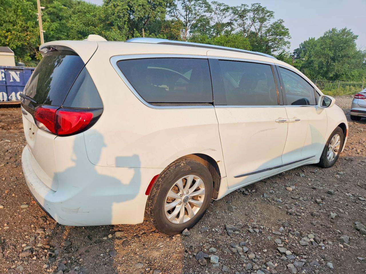 2C4RC1BG6KR523031 · 2019 CHRYSLER PACIFICA · 3/13