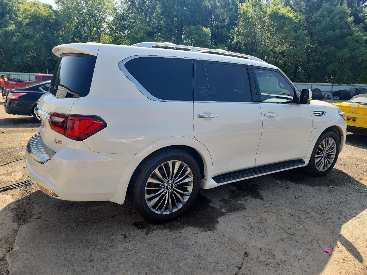 JN8AZ2NF8K9686777 · 2019 INFINITI QX80 · 3/14