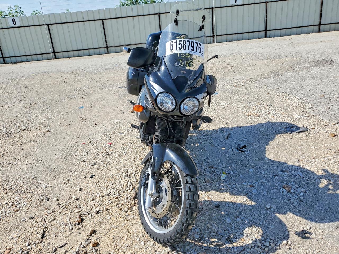 SMT700FR21J133022 · 2001 TRIUMPH MOTORCYCLE TIGER · 2/8