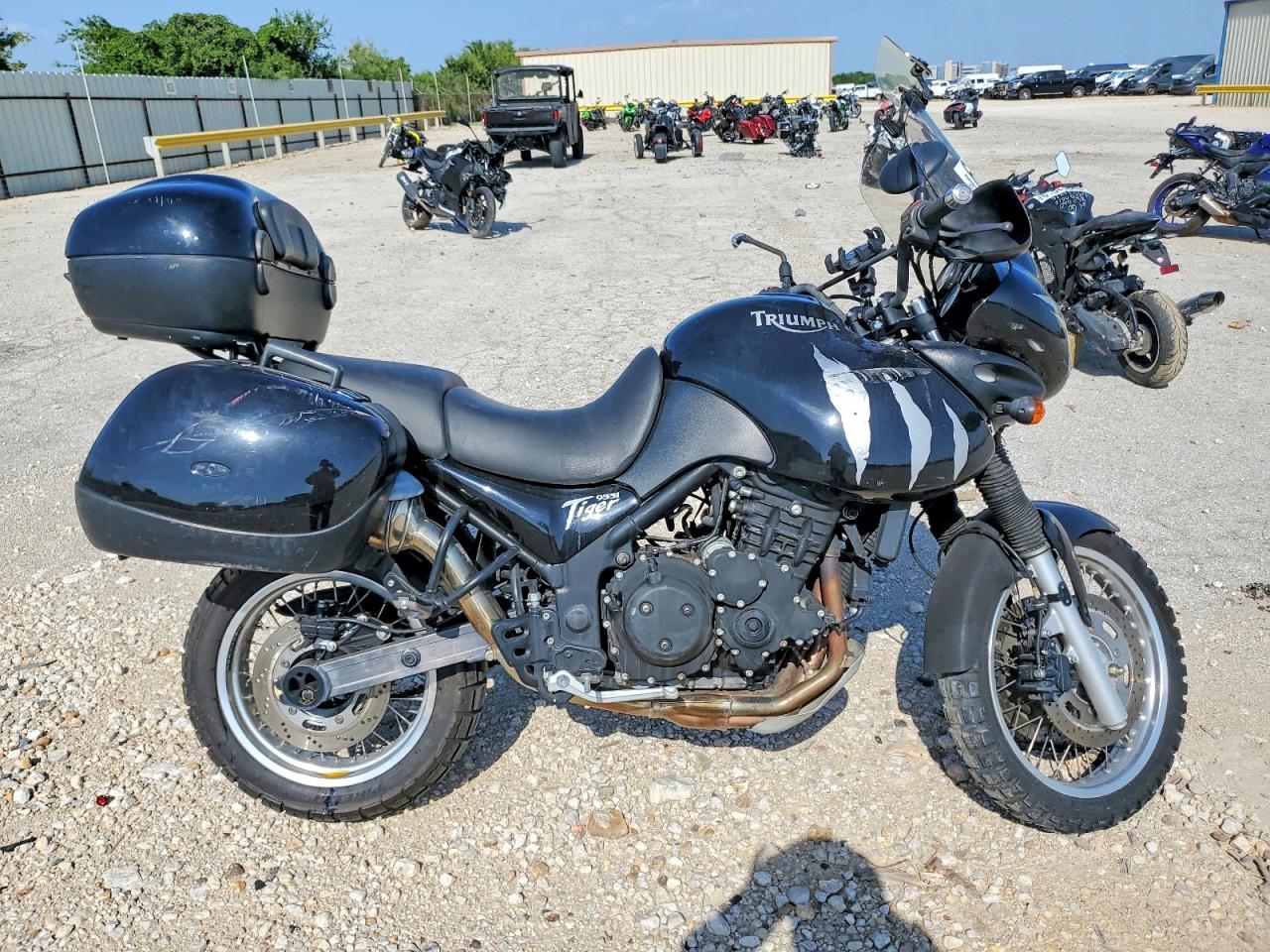 SMT700FR21J133022 · 2001 TRIUMPH MOTORCYCLE TIGER