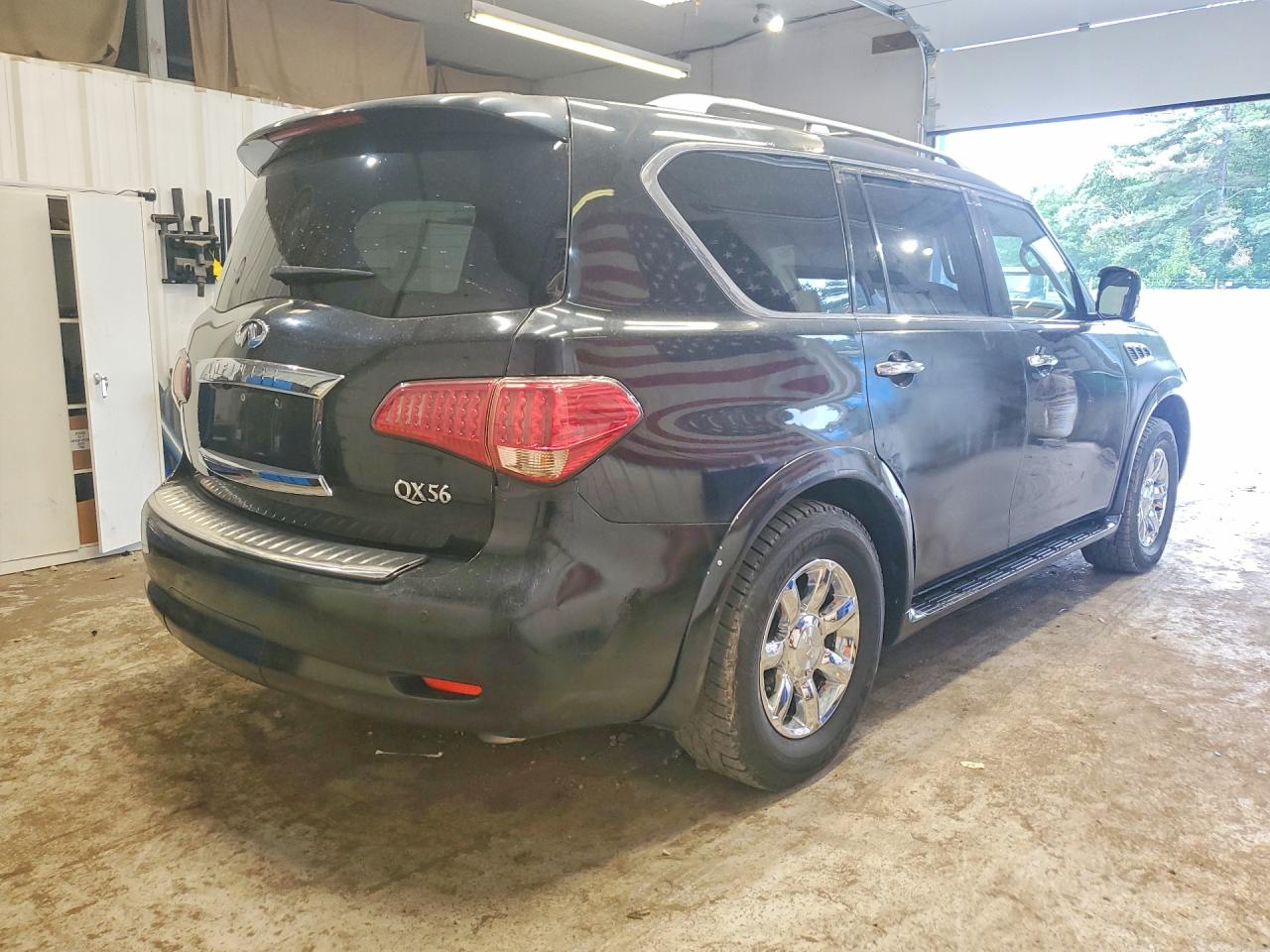 JN8AZ2NC1B9302893 · 2011 INFINITI QX56 · 3/14