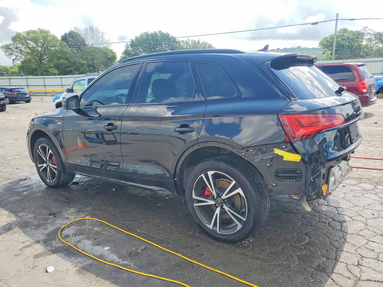 WA1EAAFY0S2048007 · 2025 AUDI Q5 · 2/14
