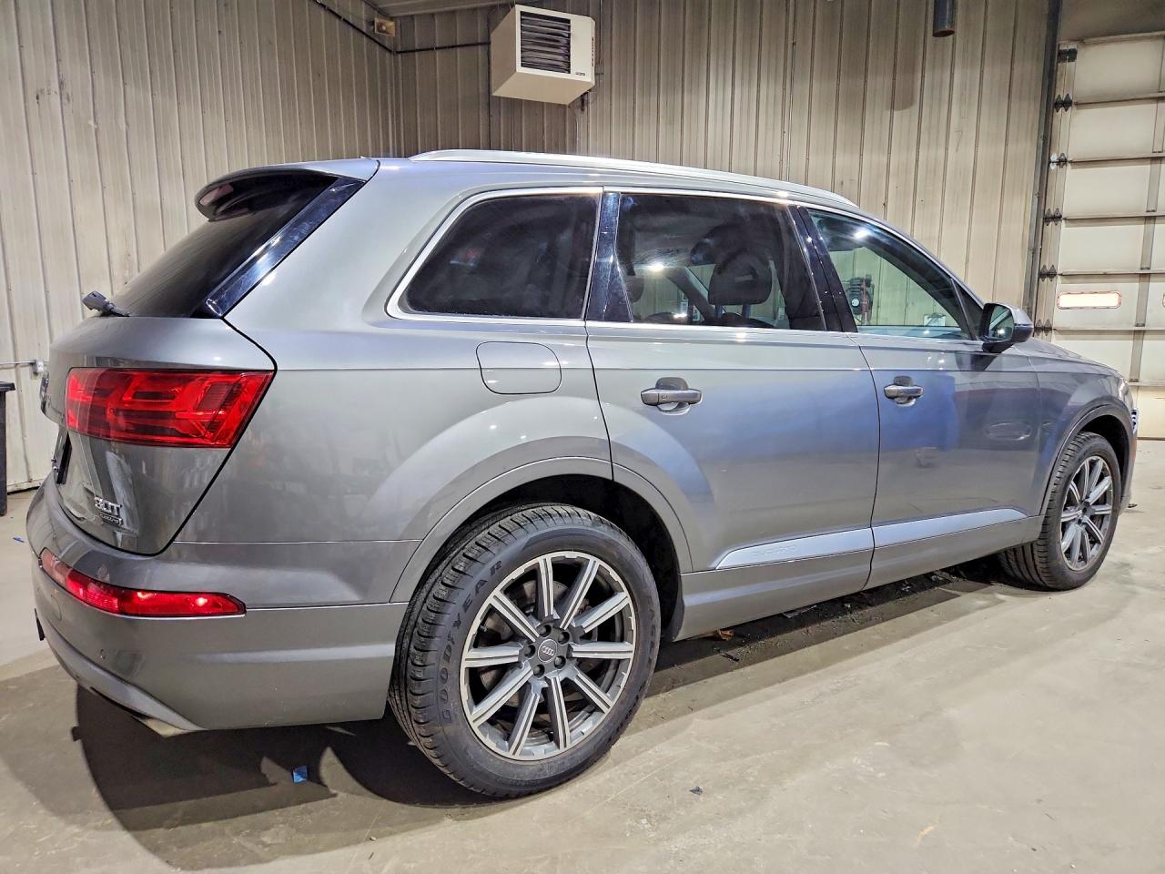 WA1LAAF70HD000079 · 2017 AUDI Q7 · 3/14