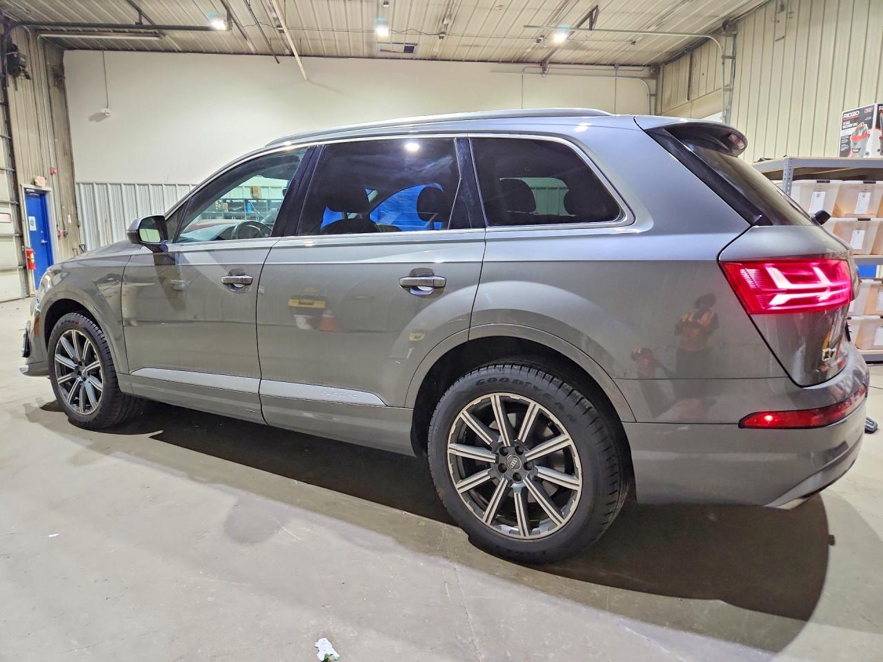 WA1LAAF70HD000079 · 2017 AUDI Q7 · 2/14