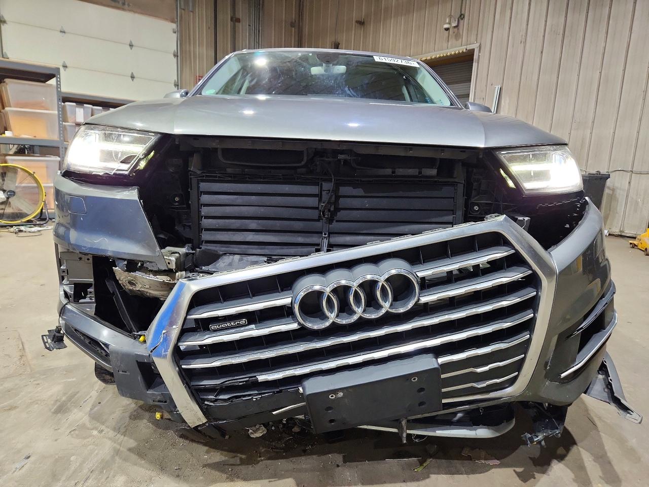 WA1LAAF70HD000079 · 2017 AUDI Q7 · 5/14