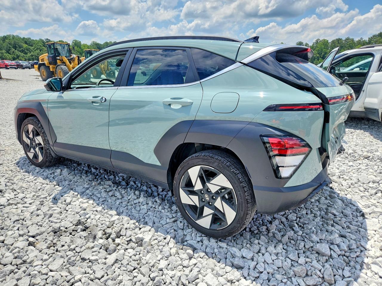 KM8HE3A33TU395573 · 2026 HYUNDAI KONA · 2/13