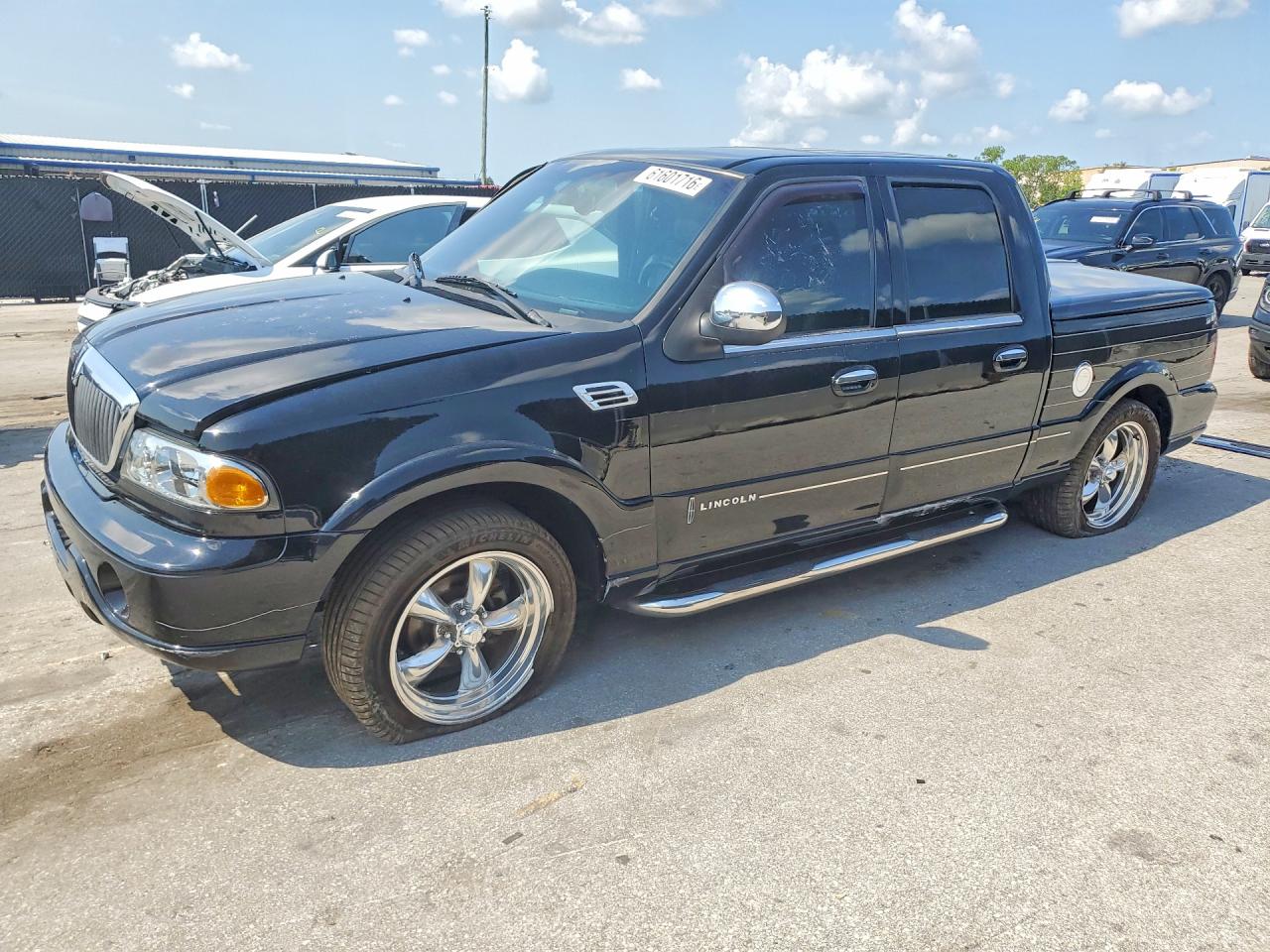 5LTEW05A92KJ02813 · 2002 LINCOLN BLACKWOOD