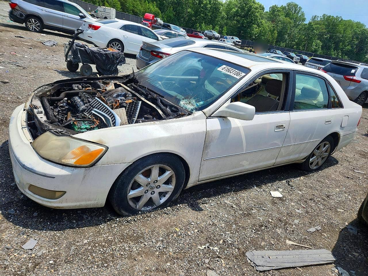 4T1BF28B51U148854 · 2001 TOYOTA AVALON