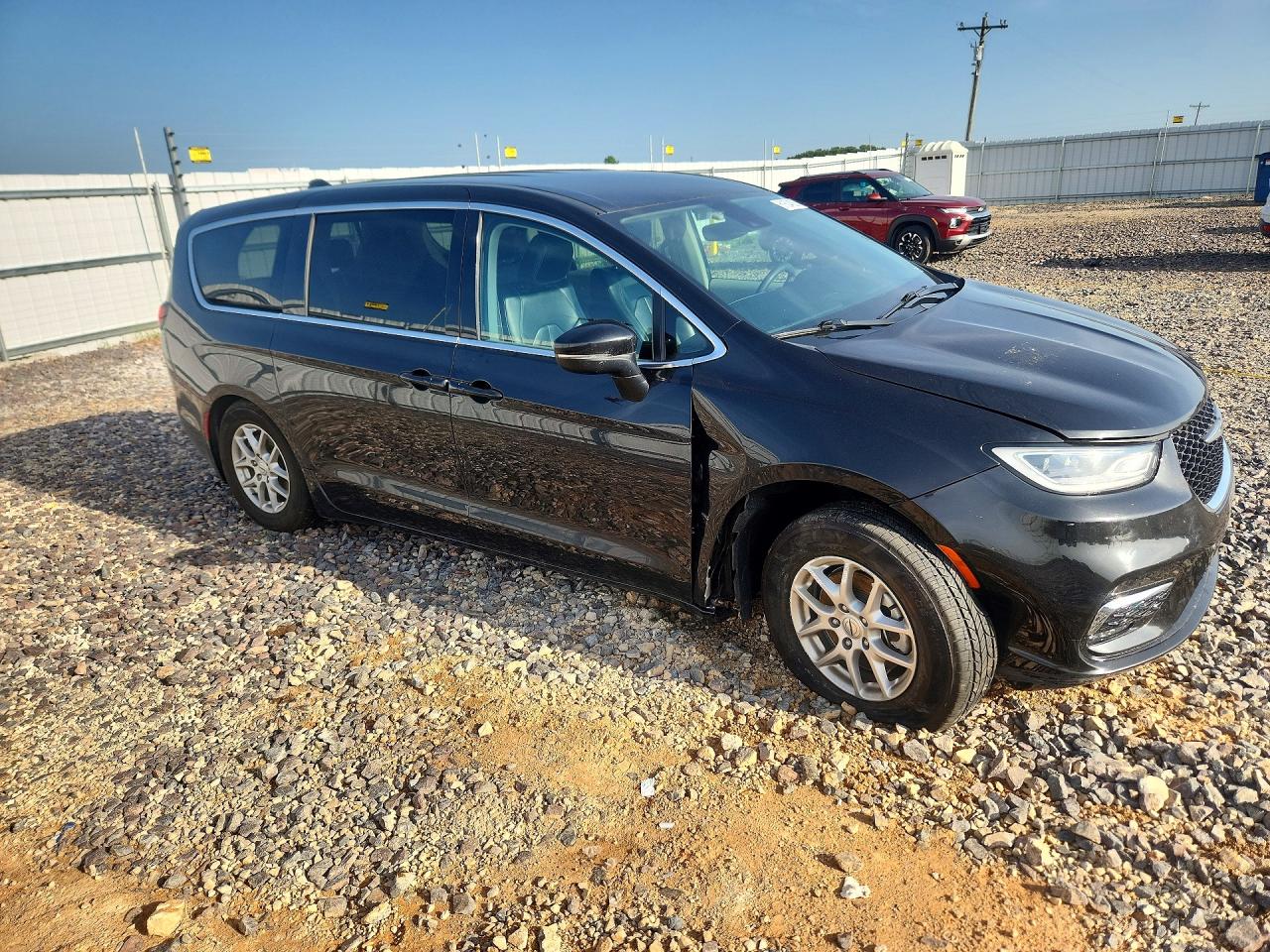 2C4RC1BG3PR627631 · 2023 CHRYSLER PACIFICA · 4/14