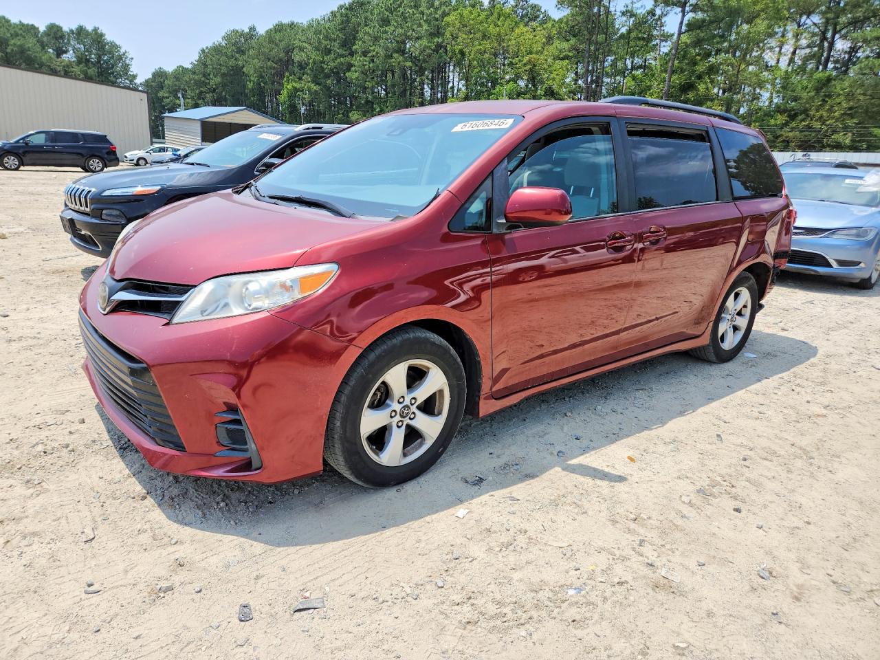 5TDKZ3DC1JS903051 · 2018 TOYOTA SIENNA