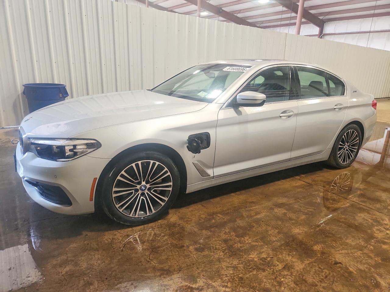 WBAJB1C5XKB376270 · 2019 BMW 530XE