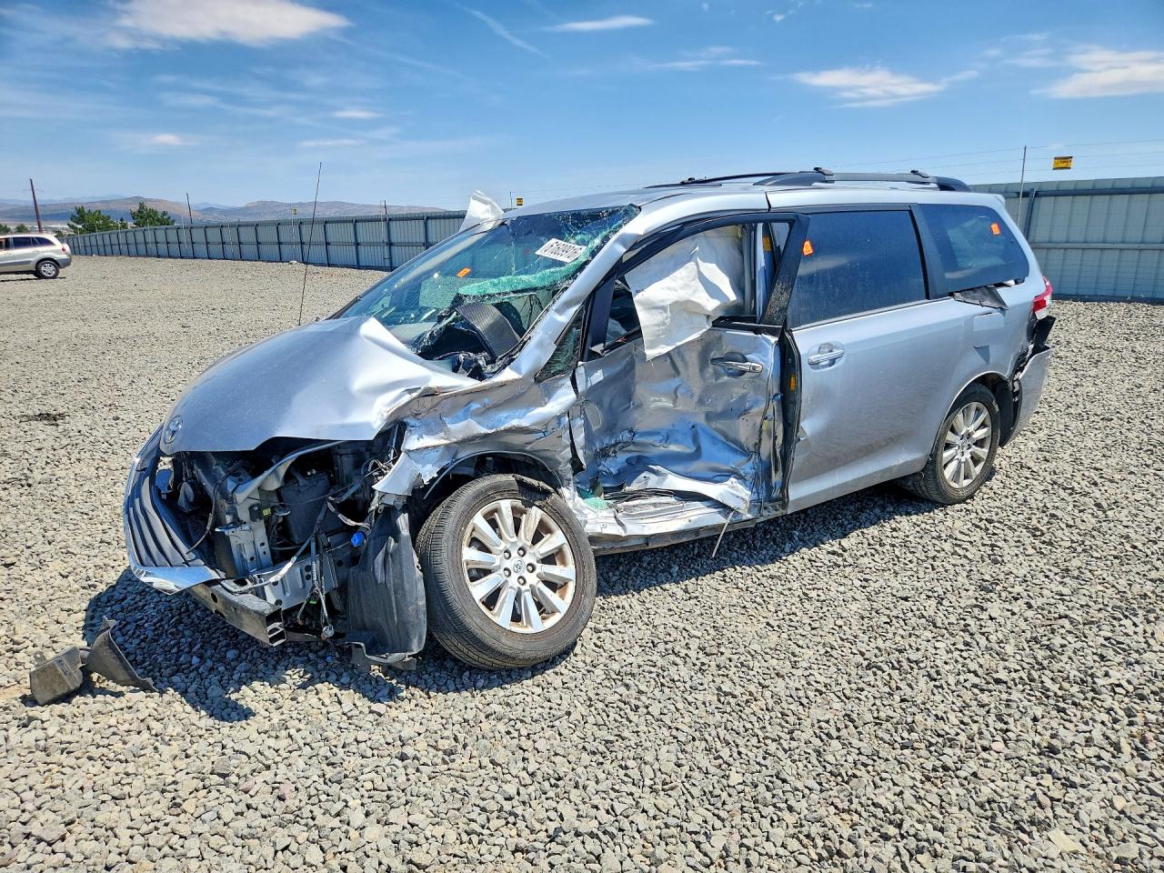 5TDDK3DC7ES087188 · 2014 TOYOTA SIENNA