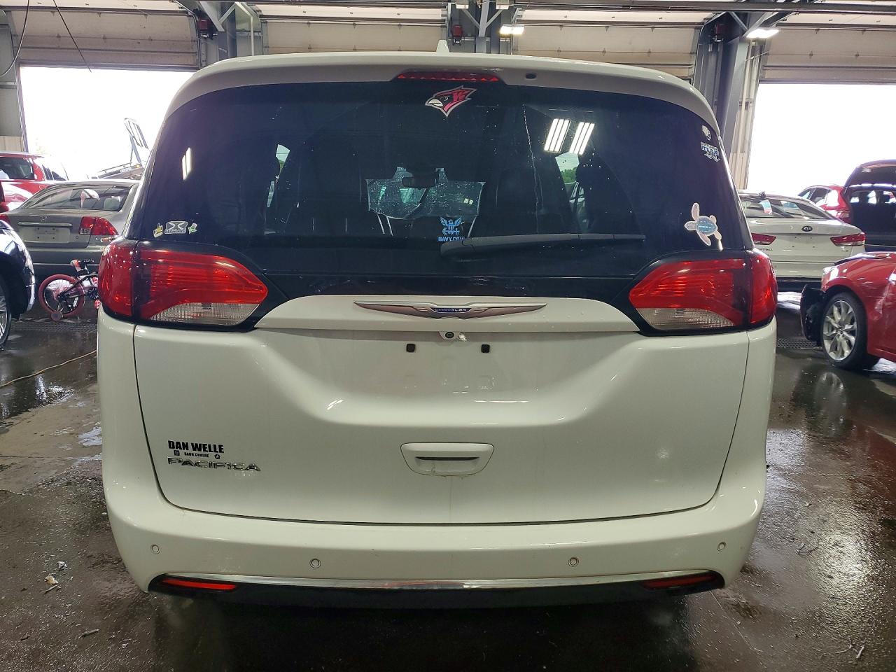 2C4RC1BG7JR263043 · 2018 CHRYSLER PACIFICA · 6/13