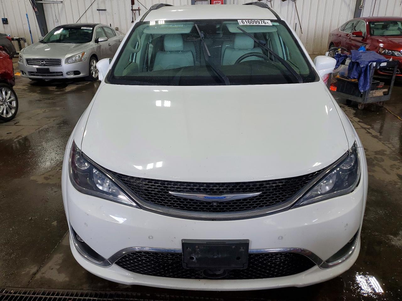 2C4RC1BG7JR263043 · 2018 CHRYSLER PACIFICA · 5/13