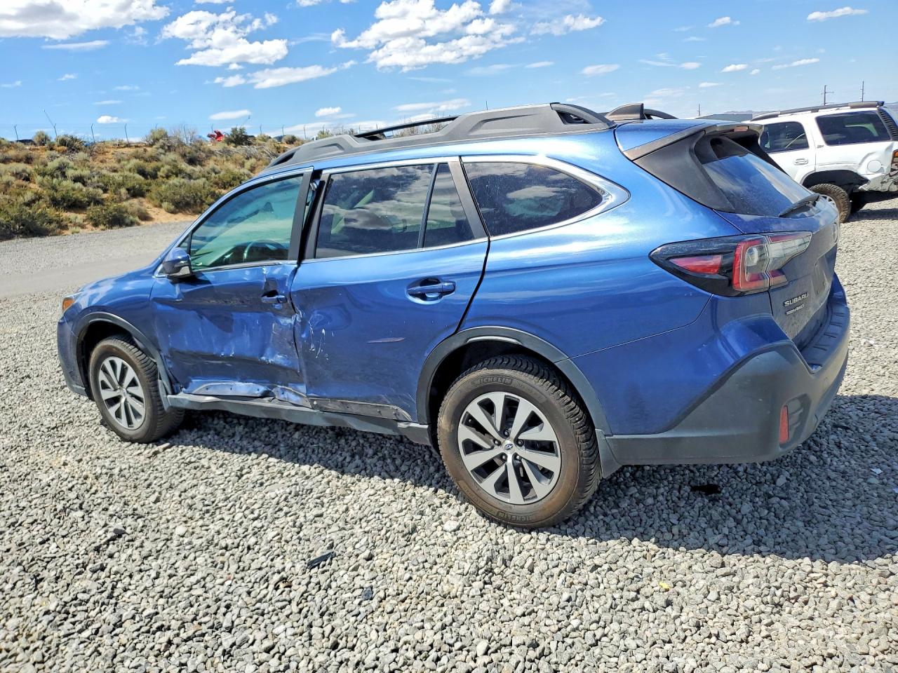 4S4BTACC7L3232590 · 2020 SUBARU OUTBACK · 2/13