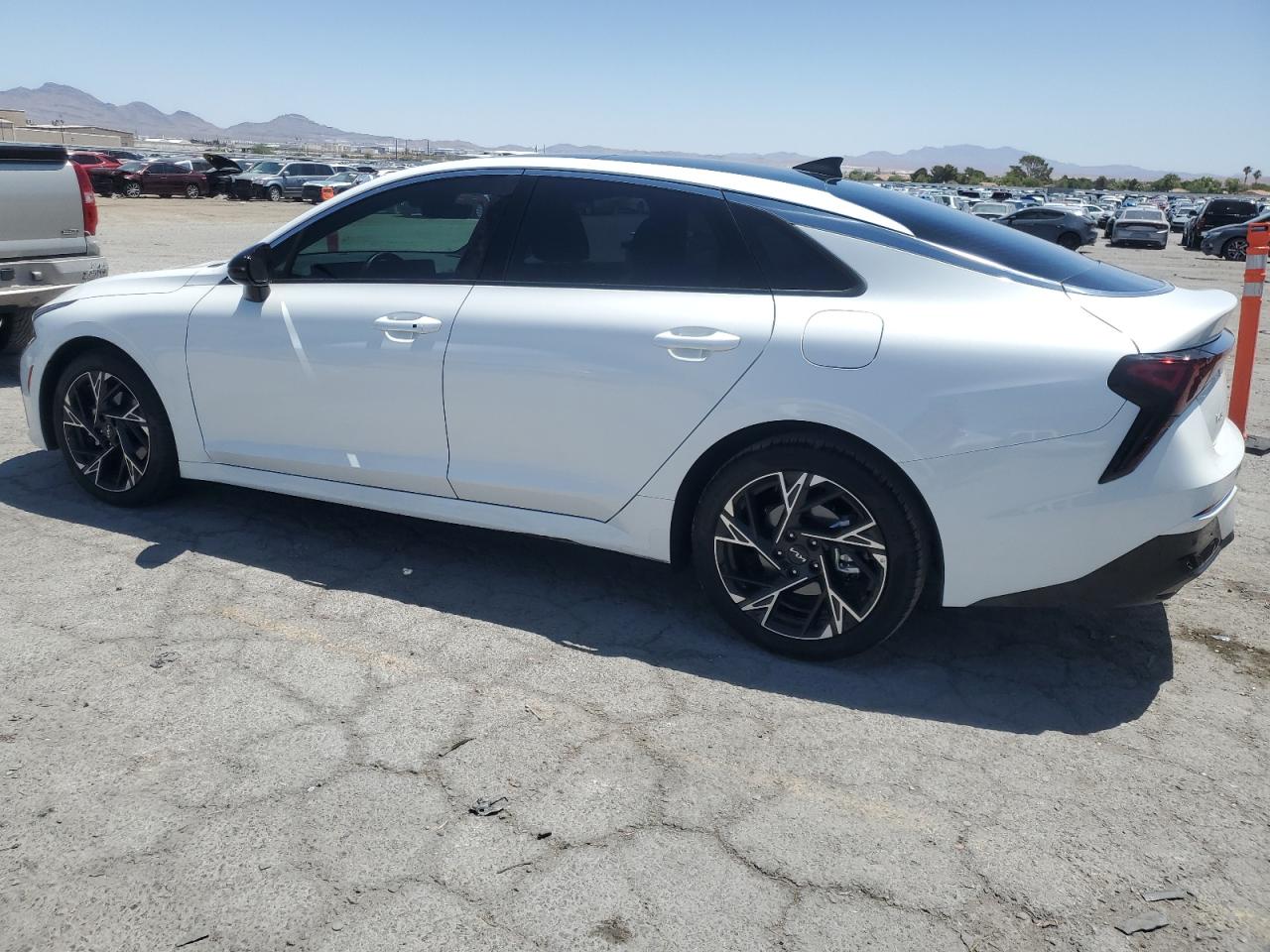 KNAG64J77S5306924 · 2025 KIA K5 · 2/12