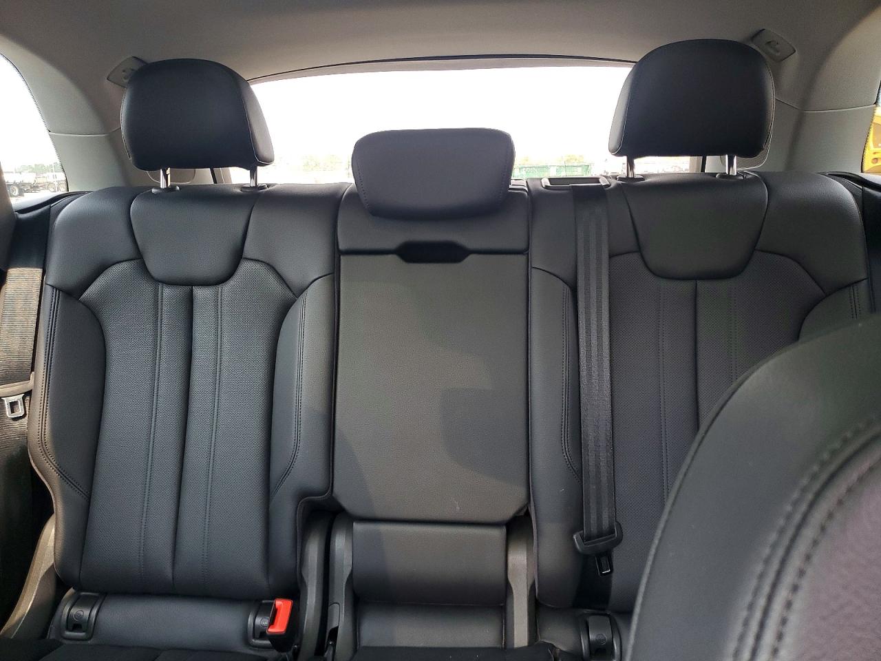 WA1BNAFY0J2072281 · 2018 AUDI Q5 · 10/13