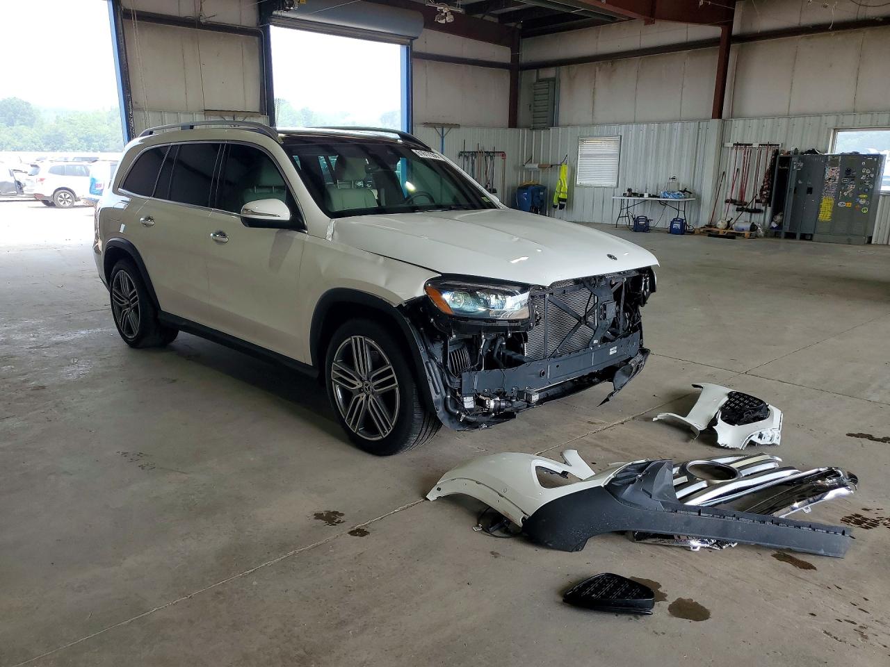 4JGFF5KE7SB317050 · 2025 MERCEDES-BENZ GLS · 4/14