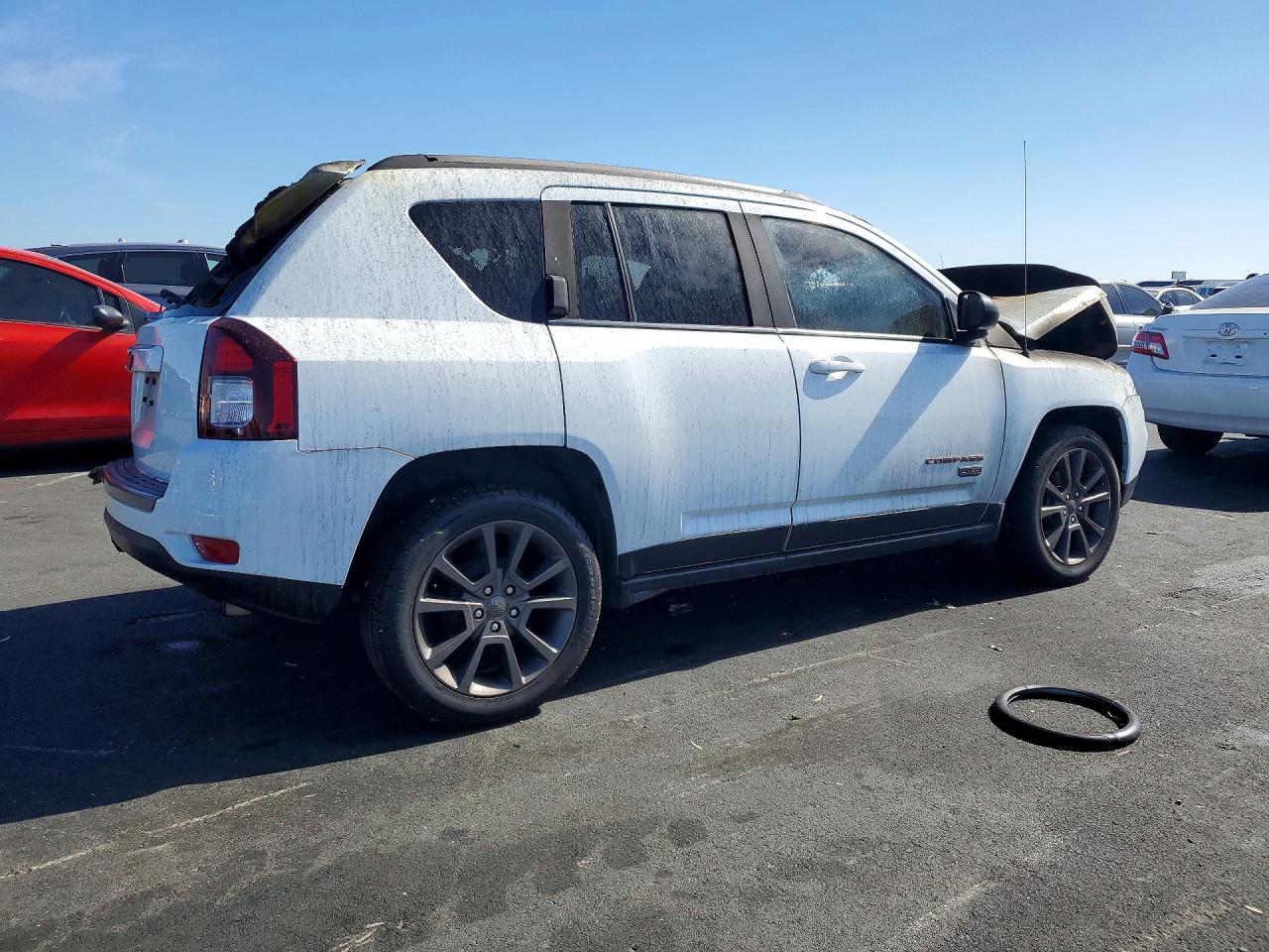 1C4NJCBB4GD760289 · 2016 JEEP COMPASS · 3/11