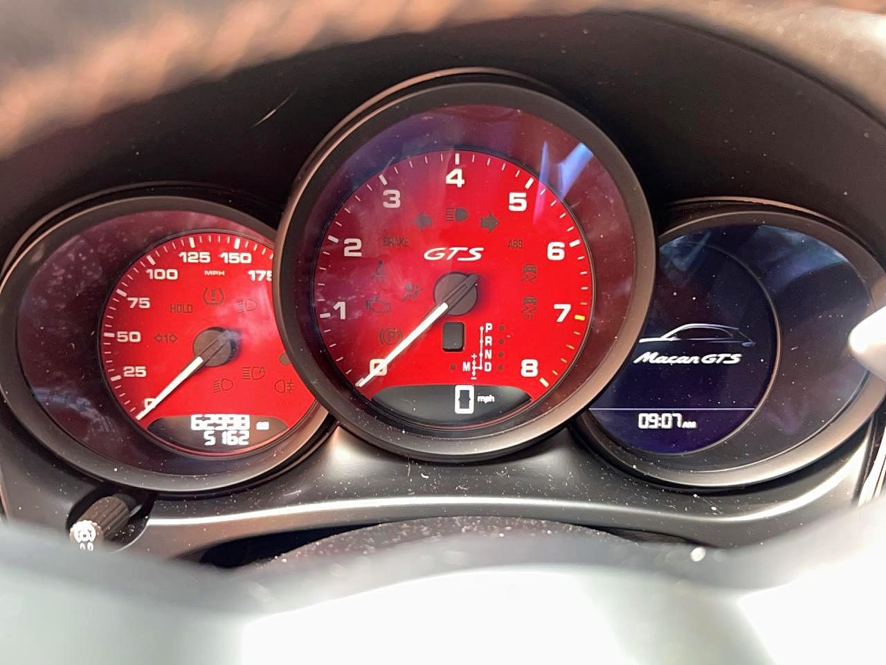 WP1AG2A59LLB56075 · 2020 PORSCHE MACAN · 9/12
