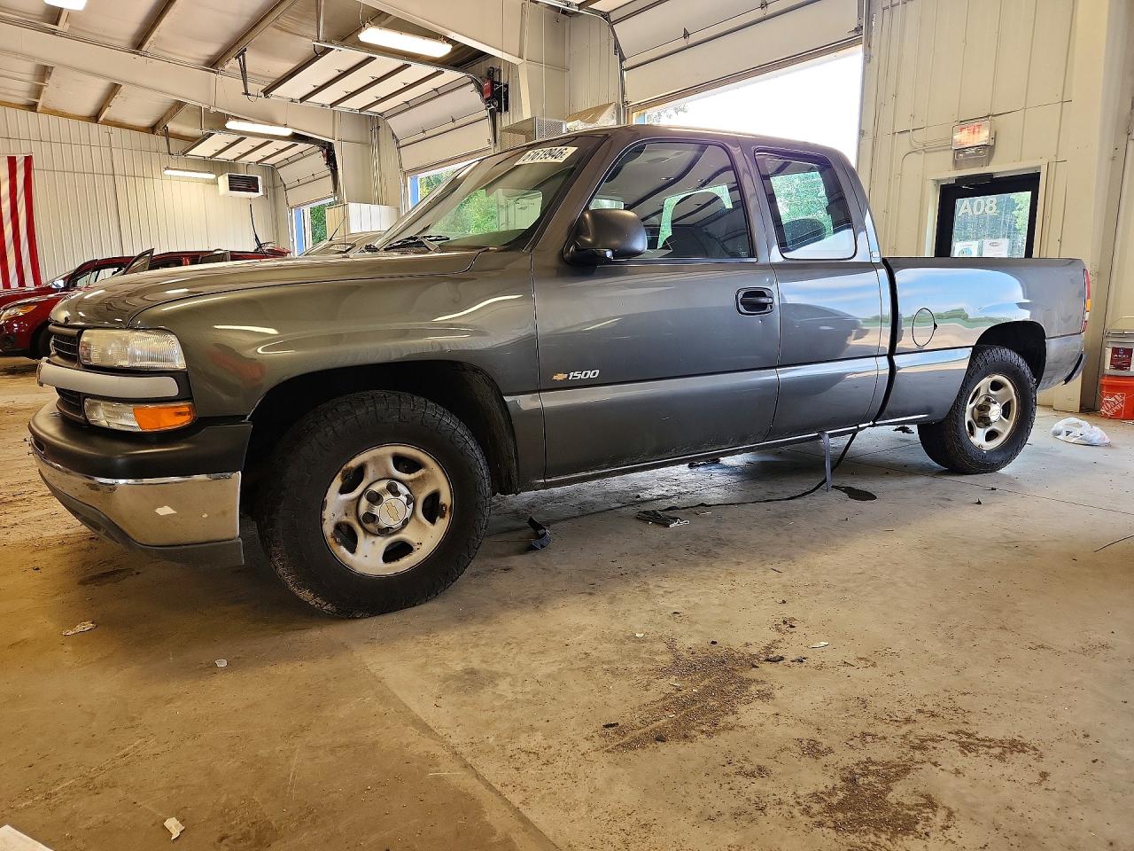 2GCEC19V521296156 · 2002 CHEVROLET SILVERADO