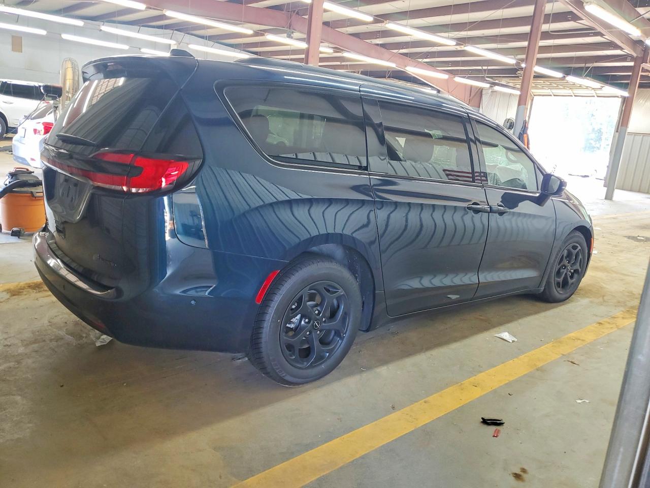 2C4RC1S75RR102735 · 2024 CHRYSLER PACIFICA · 3/12