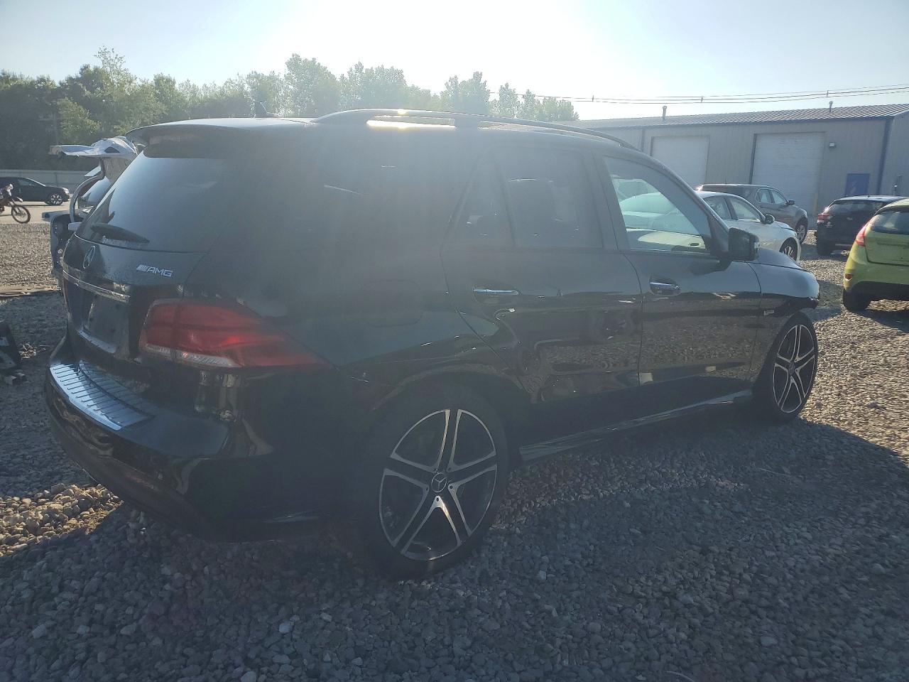 4JGDA6EB4HA924986 · 2017 MERCEDES-BENZ GLE · 3/14
