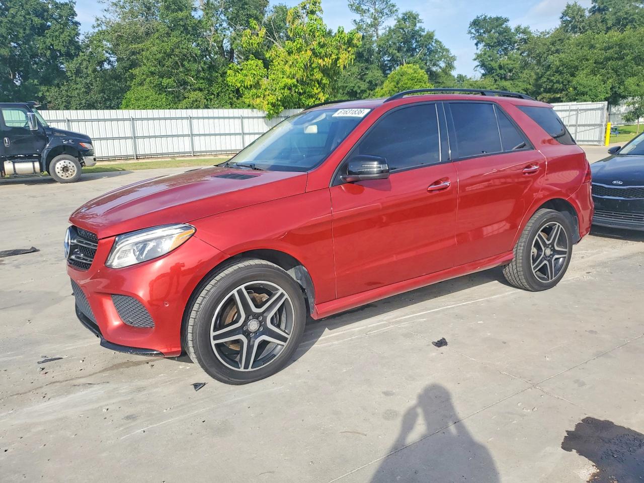 4JGDA5JB7HA826888 · 2017 MERCEDES-BENZ GLE