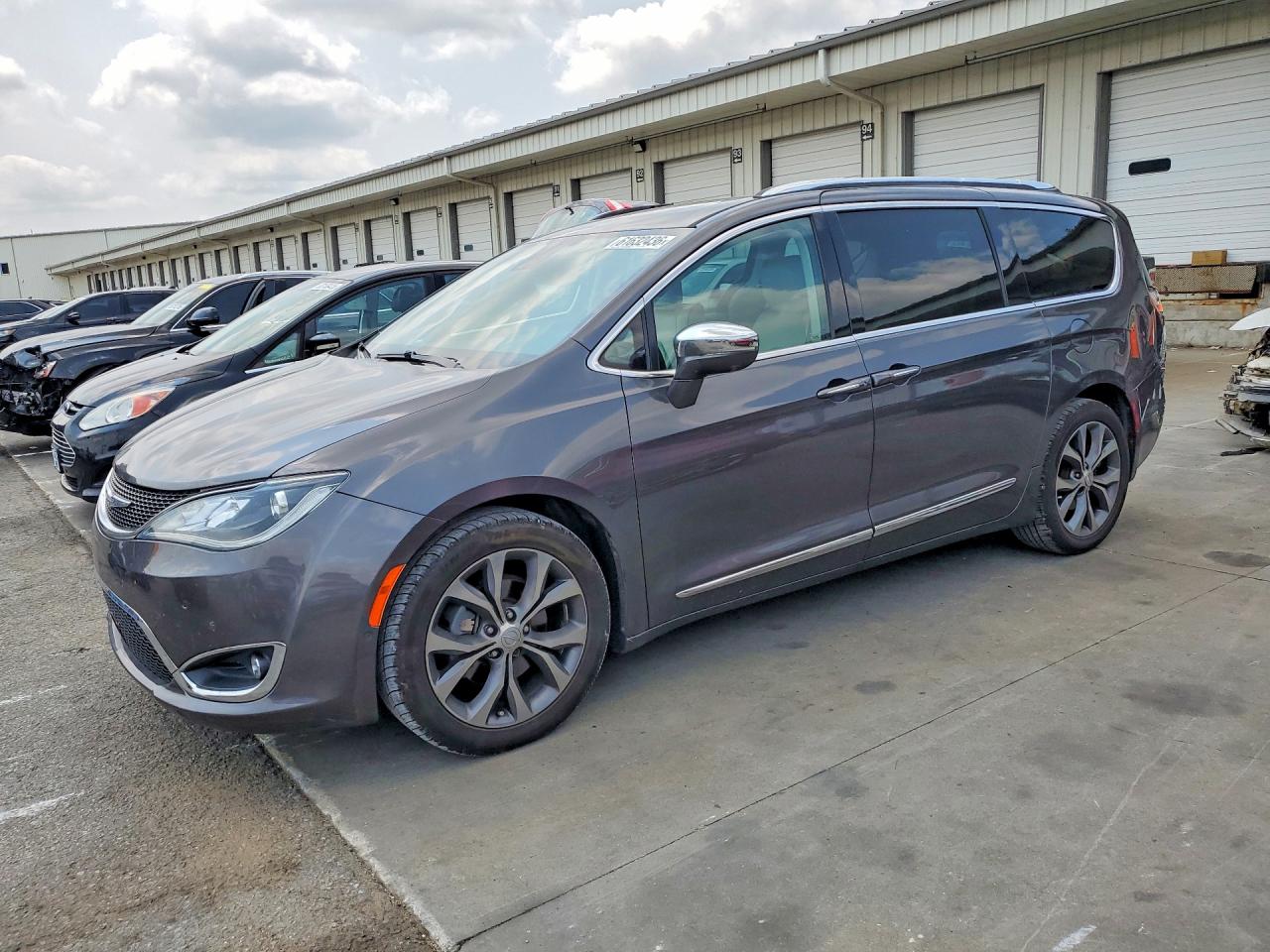 2C4RC1GG9HR704898 · 2017 CHRYSLER PACIFICA