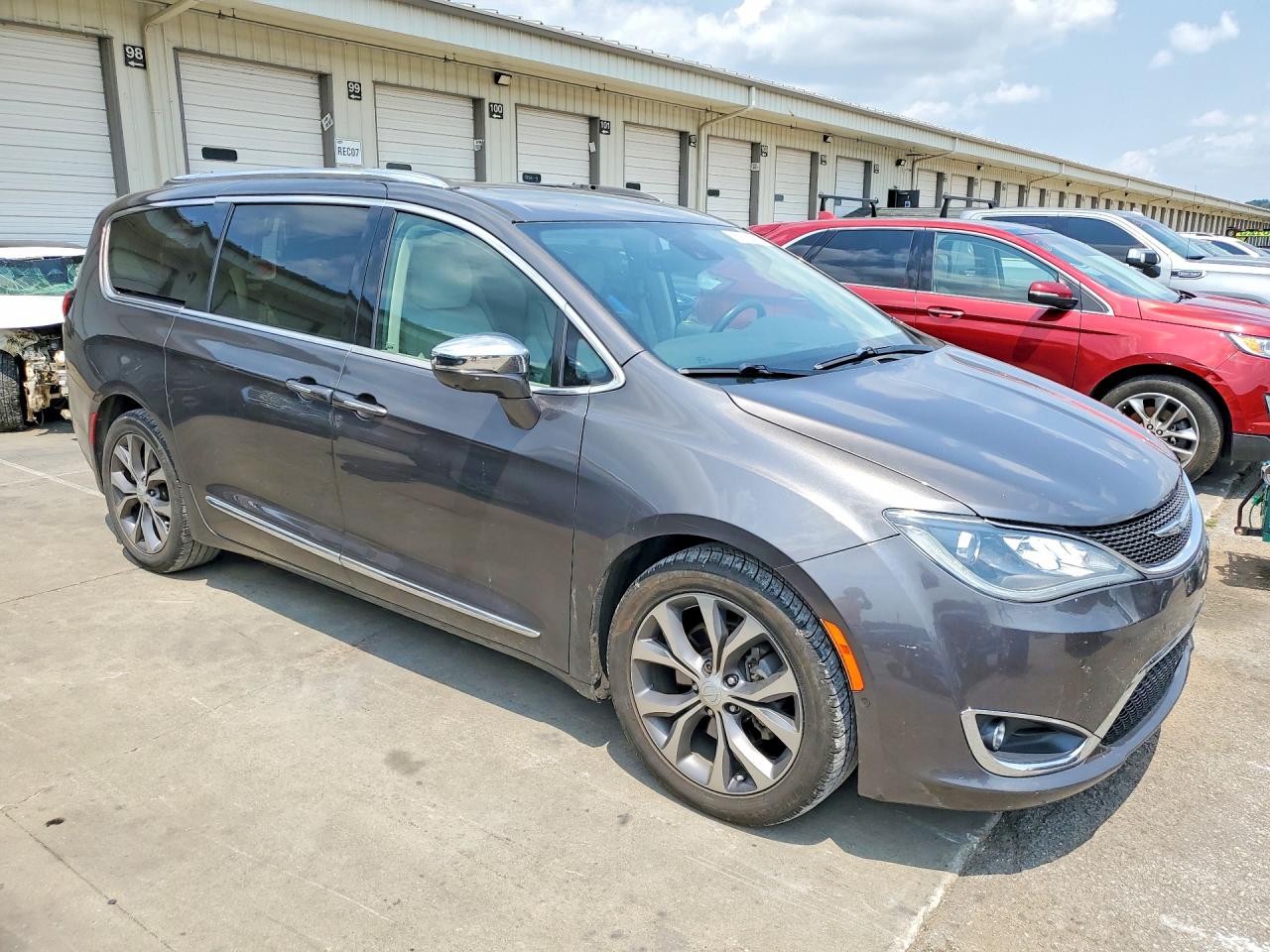 2C4RC1GG9HR704898 · 2017 CHRYSLER PACIFICA · 4/13